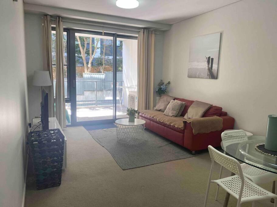 Roomy One Bedroom Extra Bed Sydney