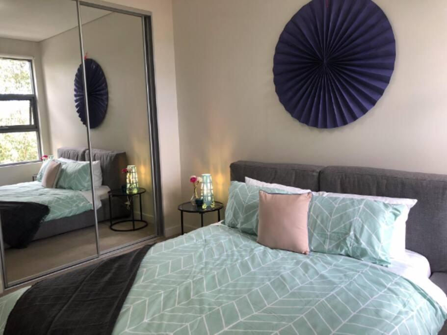 Apartment Roomy One Bedroom Extra Bed Sydney